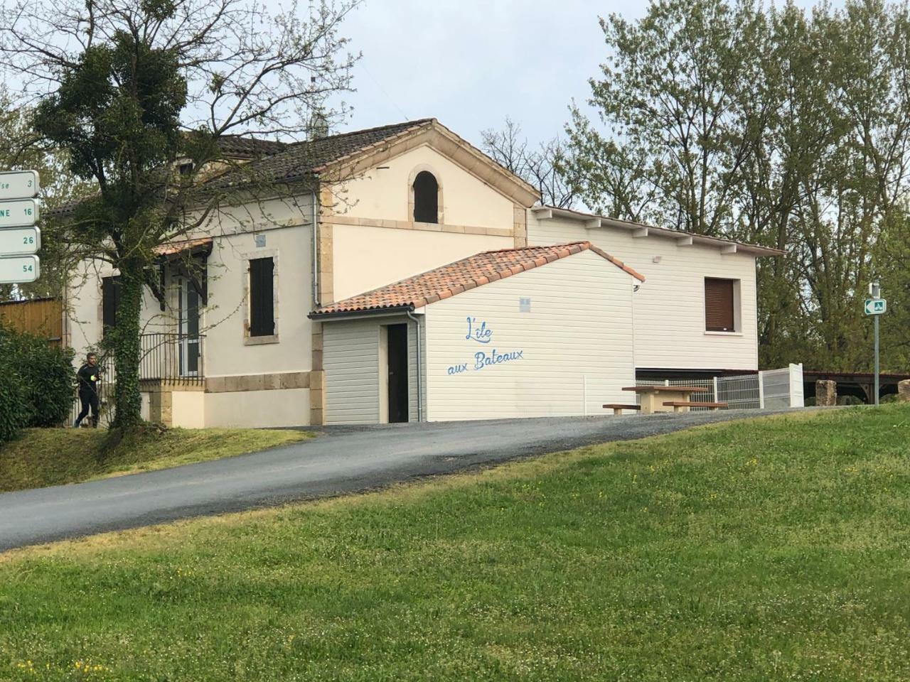 Bed and Breakfast L'Ile Aux Bateaux Buzet-sur-Baise Esterno foto