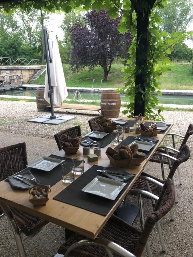 Bed and Breakfast L'Ile Aux Bateaux Buzet-sur-Baise Esterno foto